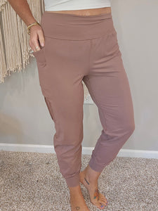 Kacie's Favorite Cargo Jogger Pant - Clay Rose
