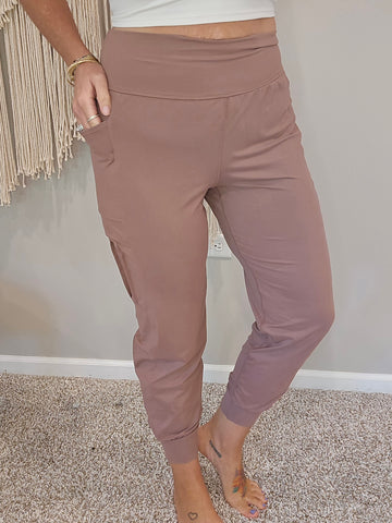 Kacie's Favorite Cargo Jogger Pant - Clay Rose
