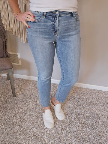 Judy Blue Mid Rise Non-Distressed Slim Fit Jeans